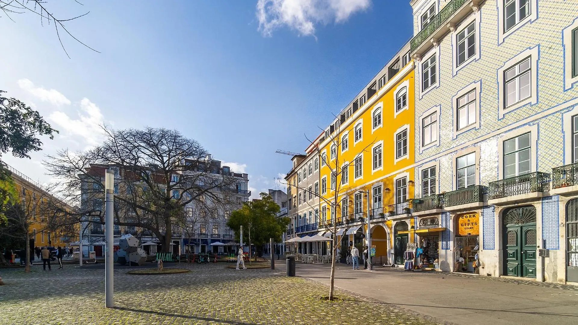 Whome Majestic Lisbon Stay With Breathtaking River Views